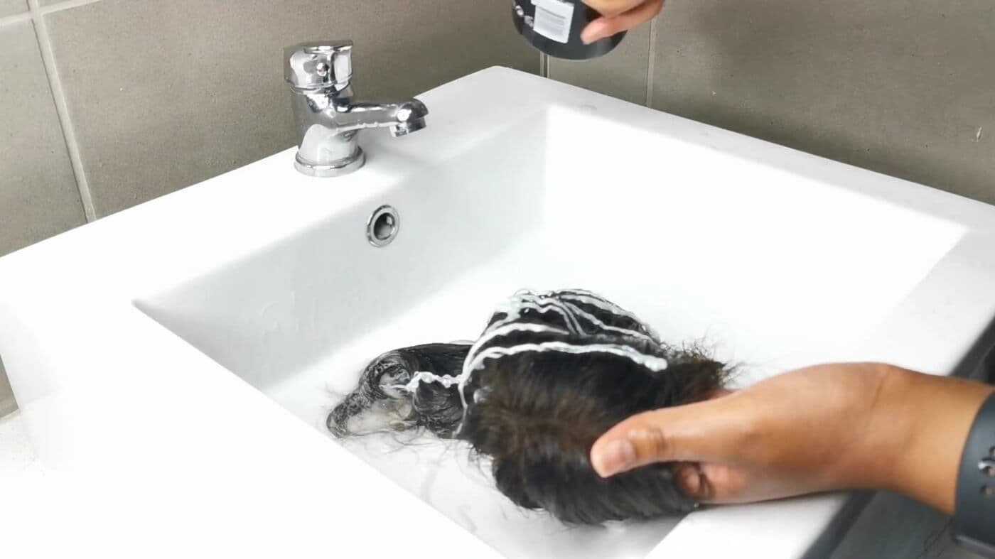 Hướng Dẫn Cách Giặt Tóc Giả Nguyên Đầu Để Tóc Không Bị Rối