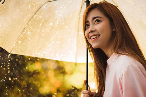 10 Cách Chăm Sóc Tóc Mùa Mưa Khỏe Đẹp, Bí Quyết Bảo Vệ Tóc Đơn Giản